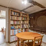 Apartment In The Oberkampf District In The Heart Of Paris Welkeys