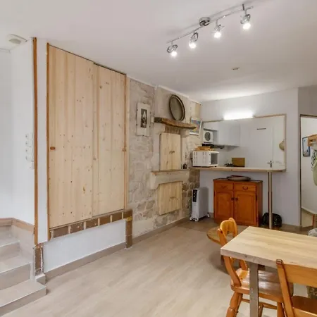 In The Oberkampf District In The Heart Of Welkeys Apartment Paris